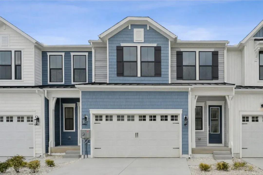 22530 Albion Ln (Seaview II - End Unit)