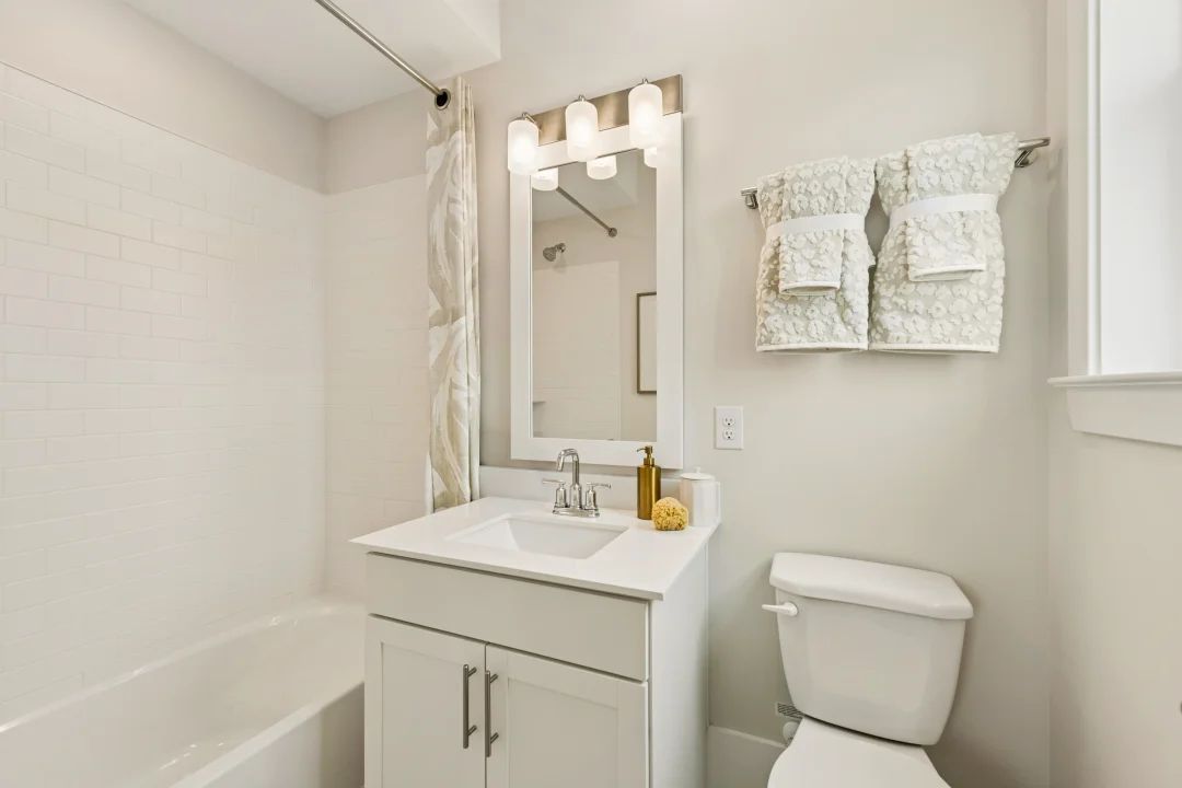 Bedroom 2 Bath