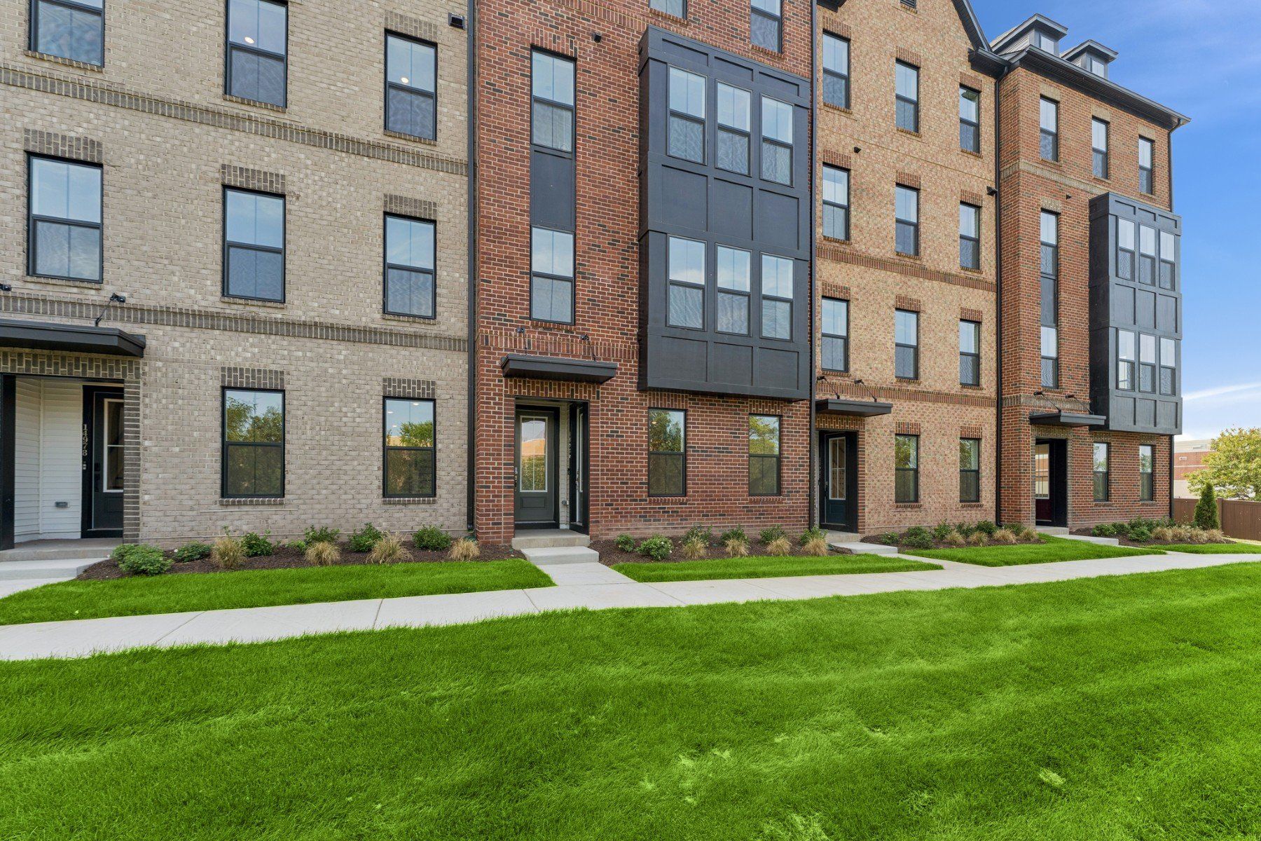 14980 Deco Circle (Maywood)