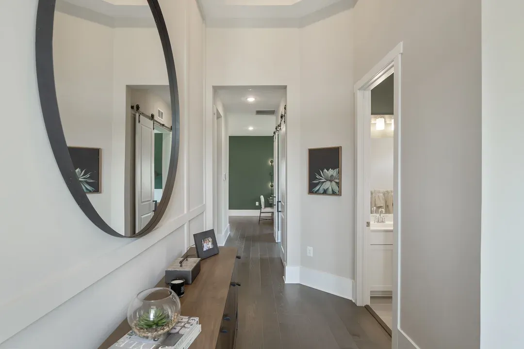 Foyer with decorative feature wall