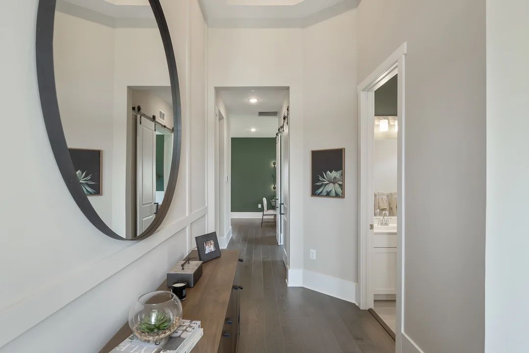 Foyer with decorative feature wall