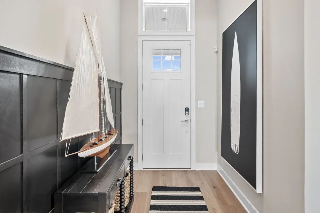 Foyer with decorative feature wall