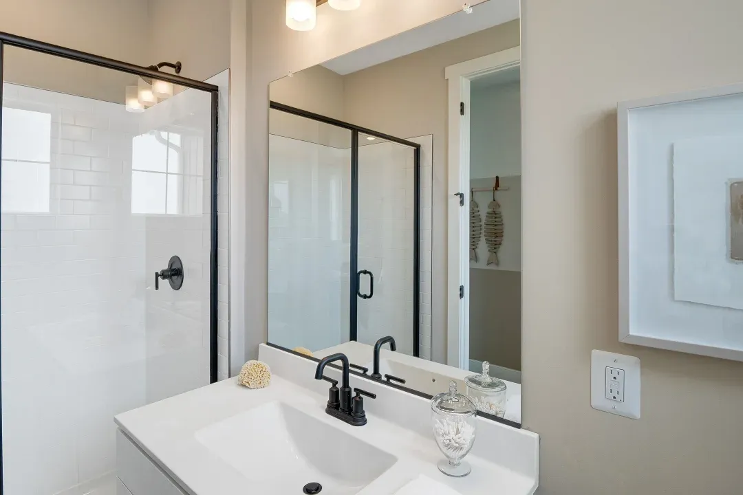 Bed 3 bath