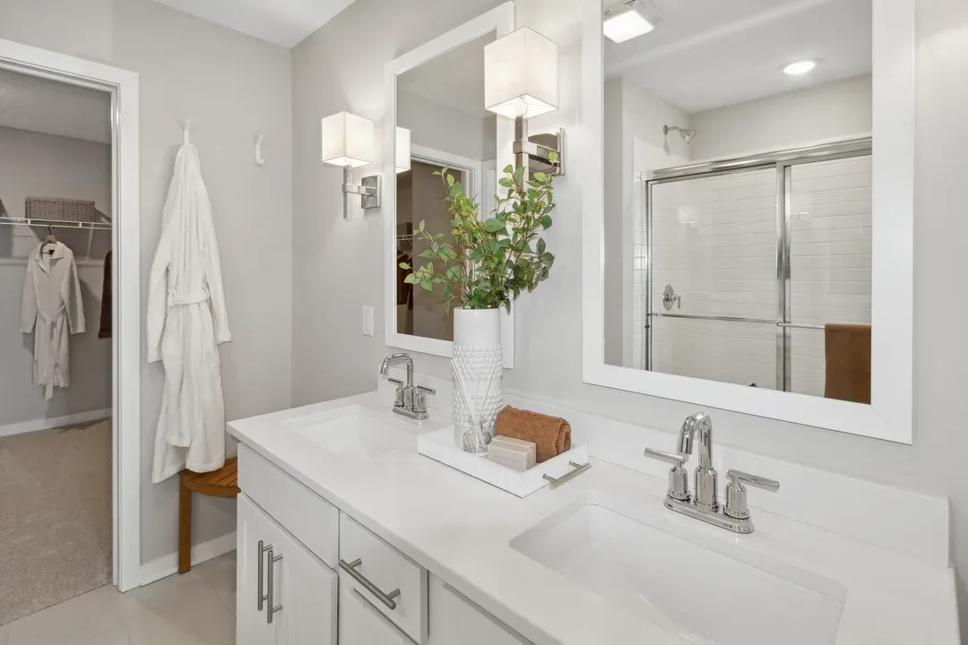 Primary bath with vanity and dual sinks