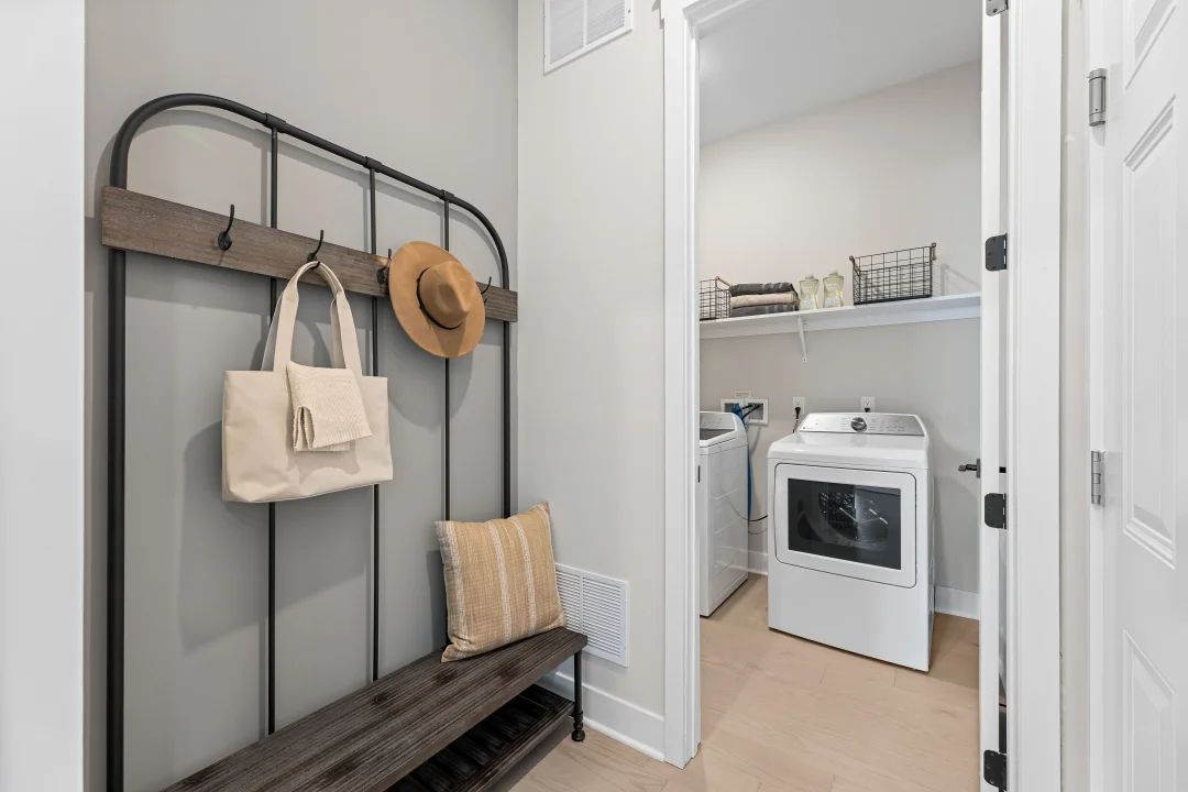 HovHall and laundry room