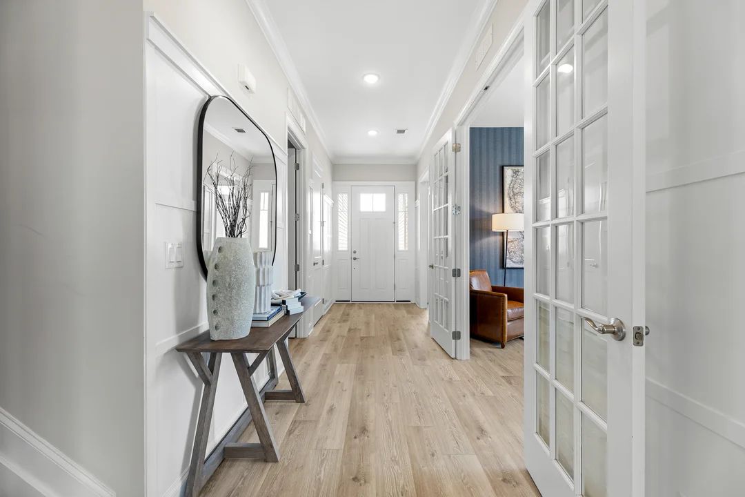 Foyer with decorative feature wall