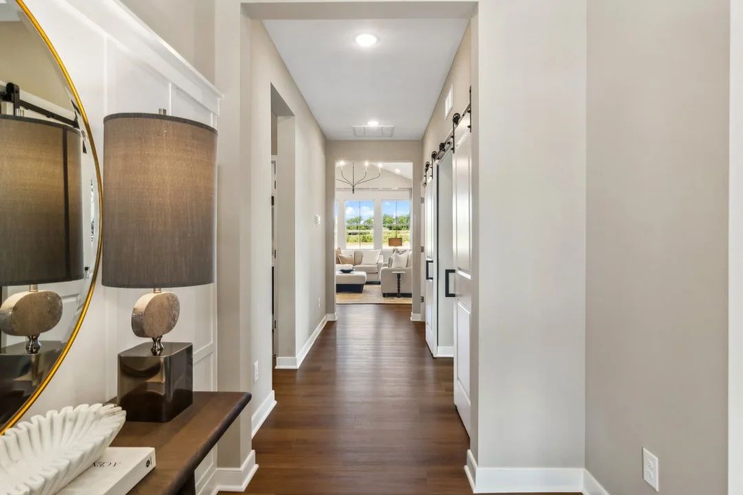 Foyer with decorative feature wall