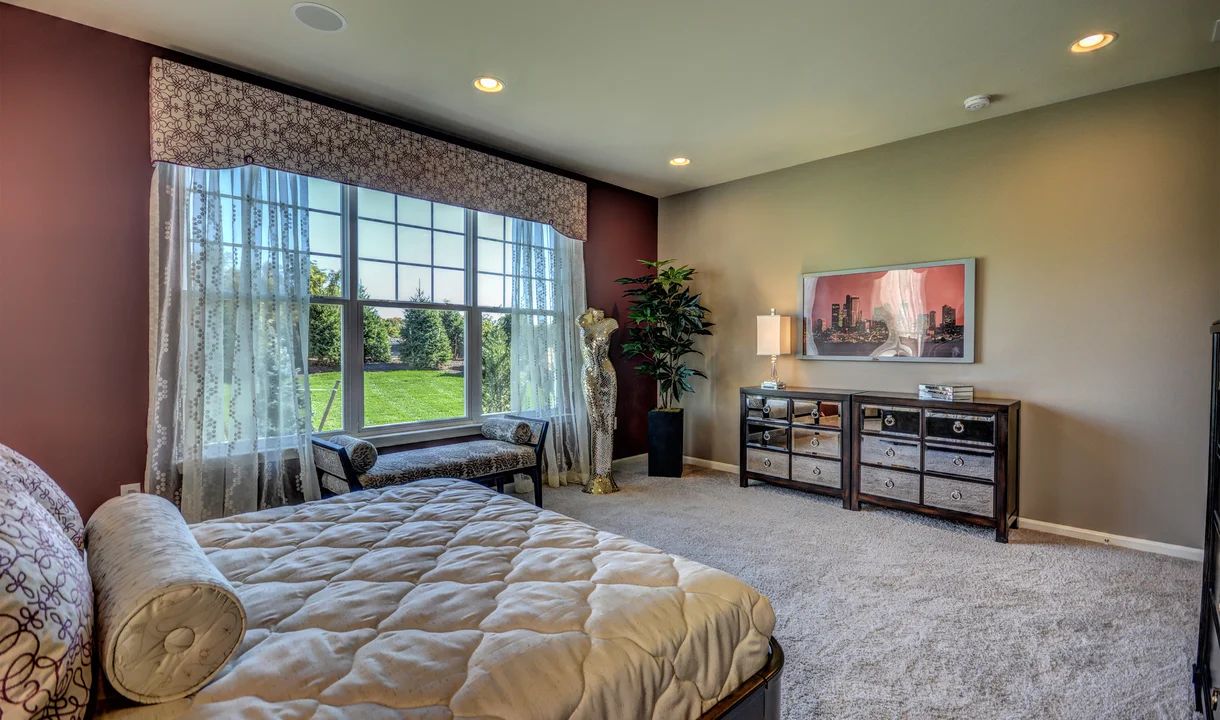 Triple windows in owner's suite