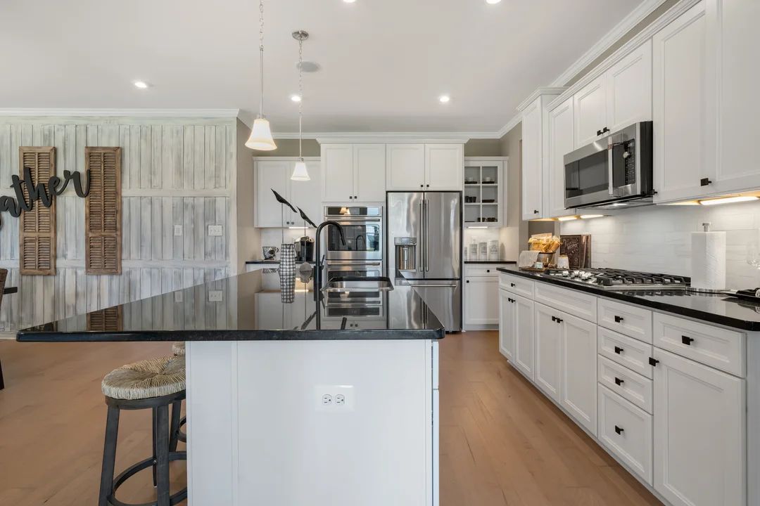 Kitchen with center island