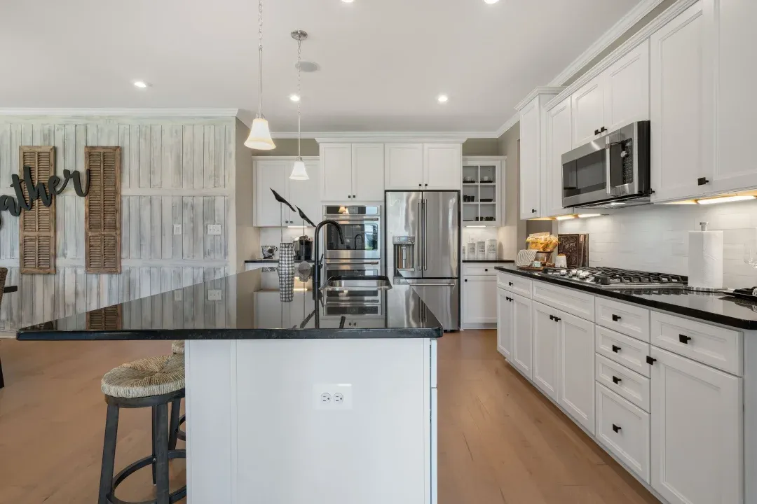 Kitchen with center island