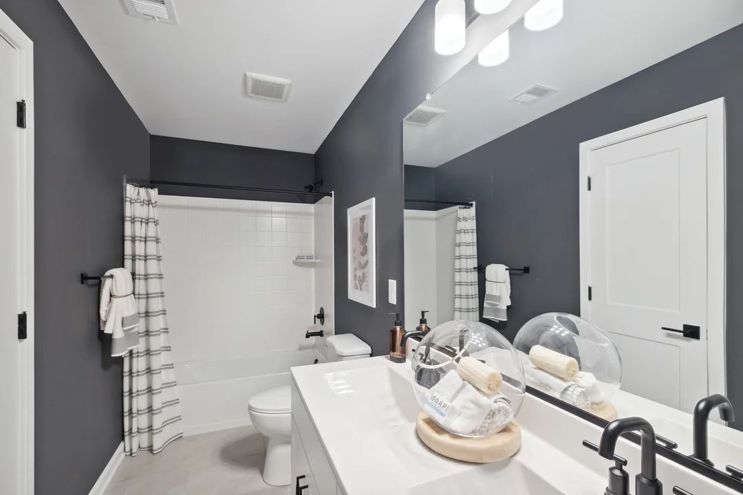 Hall Bath 2