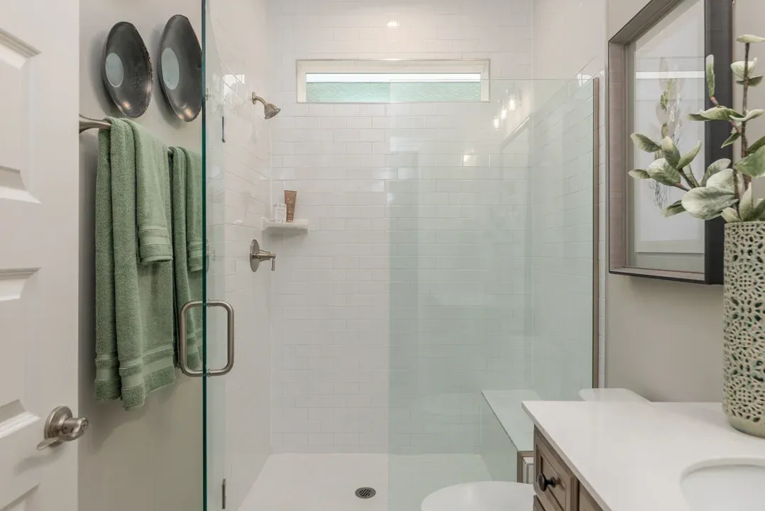 Extra Suite Bath