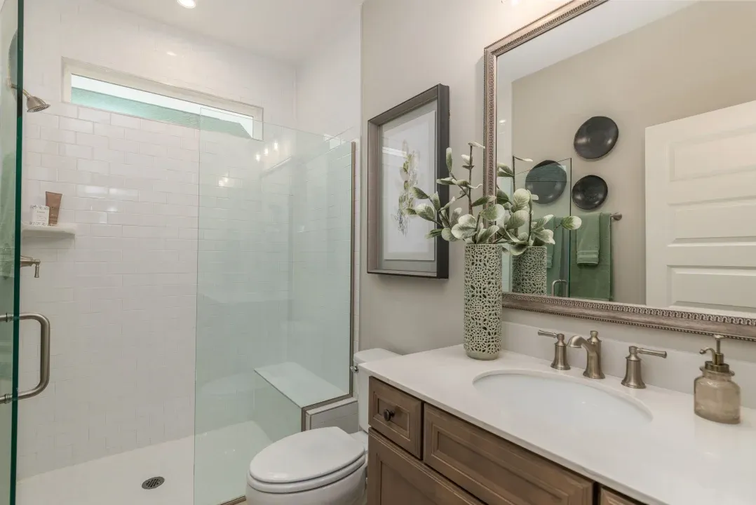 Extra Suite Bath