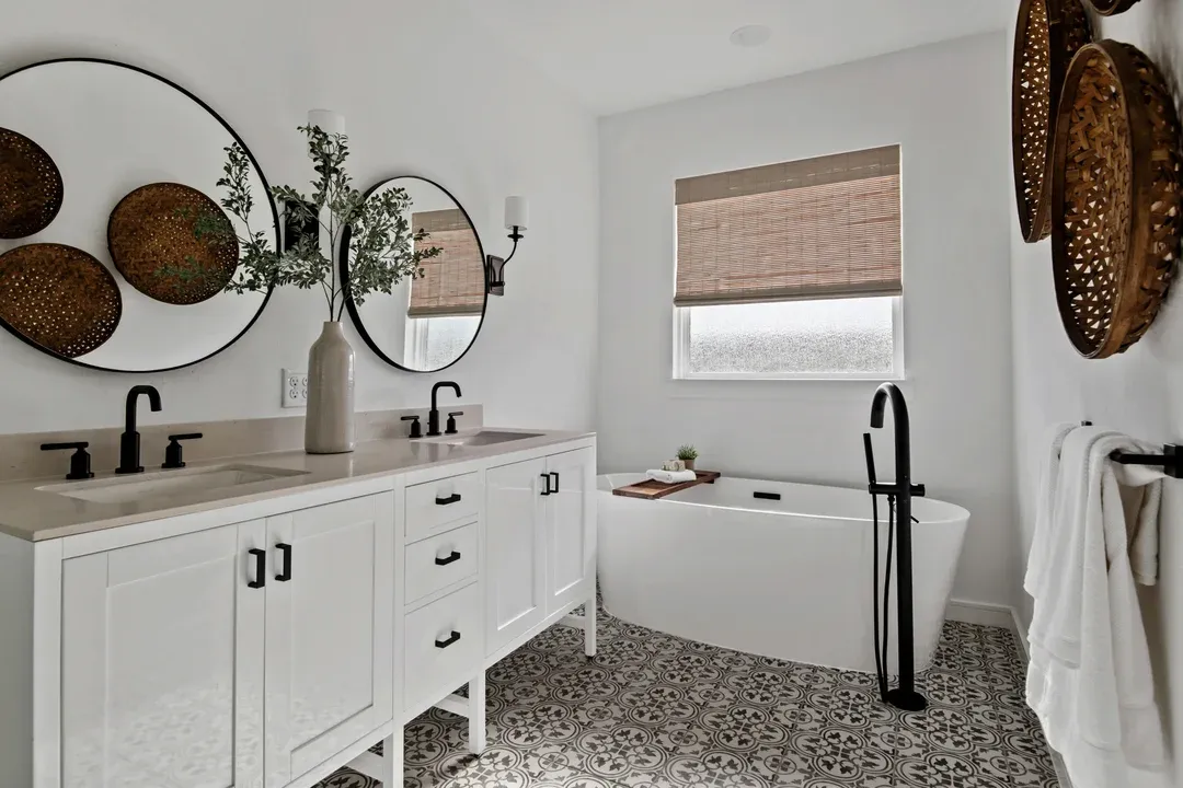 Primary bath with freestanding tub