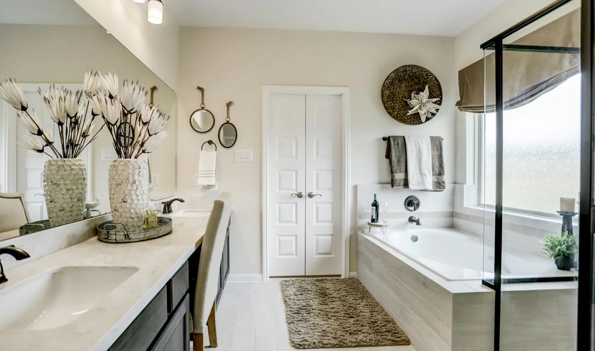 Owner's Luxury Bath