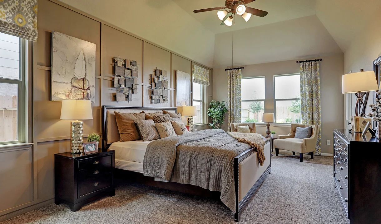 Owner's suite with sloped ceiling