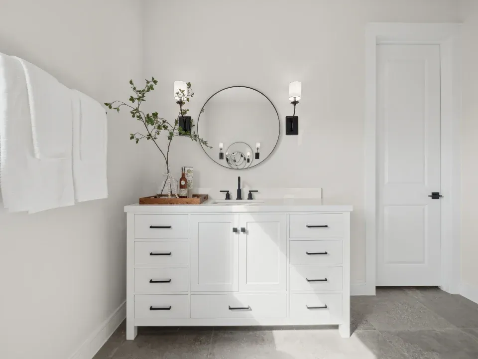 Primary bath with freestanding vanity