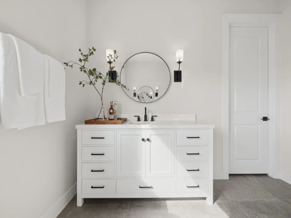 Primary bath with freestanding vanity