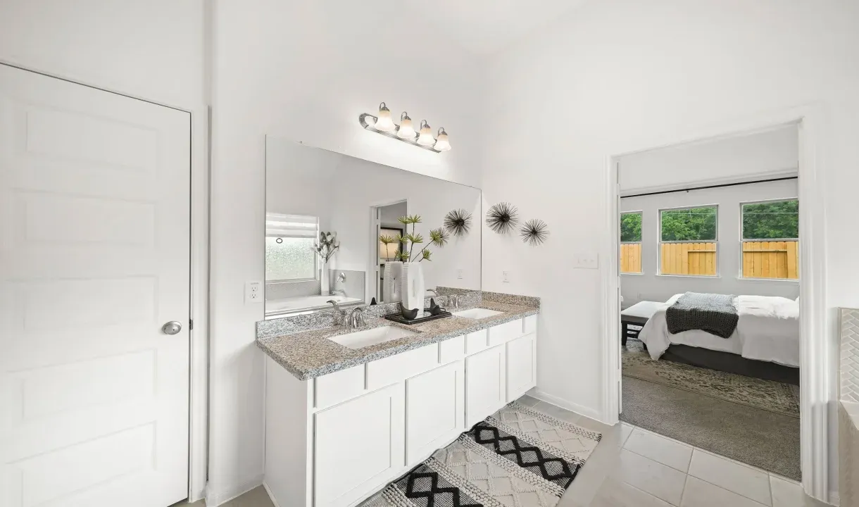 Owner's Bath