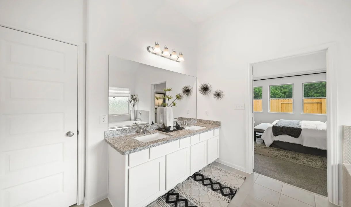 Owner's Bath