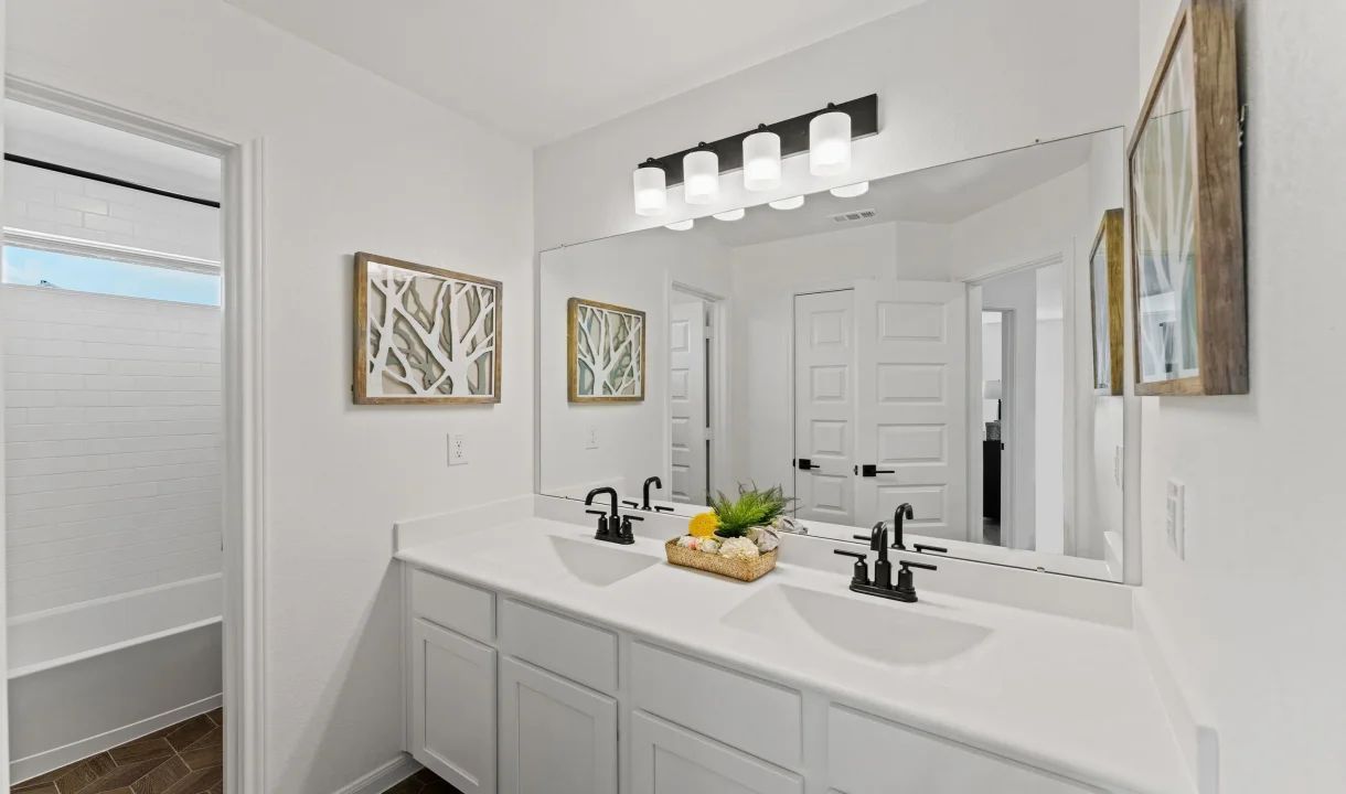 Hall Bath 2