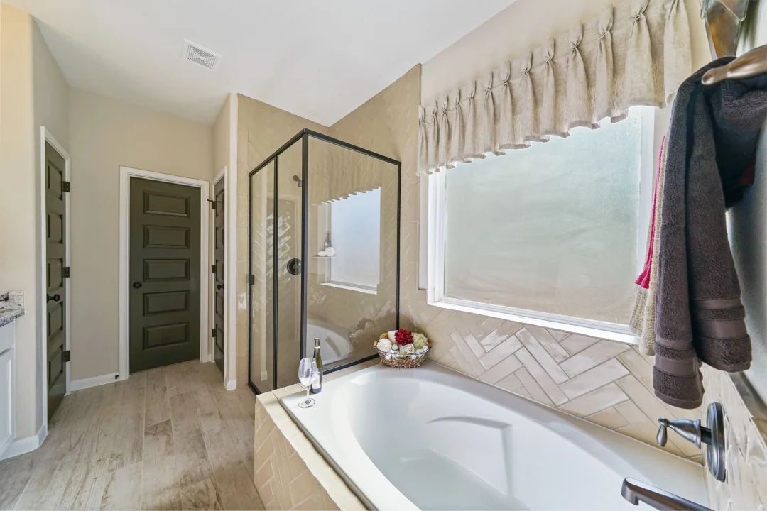 Owner's Luxury Bath