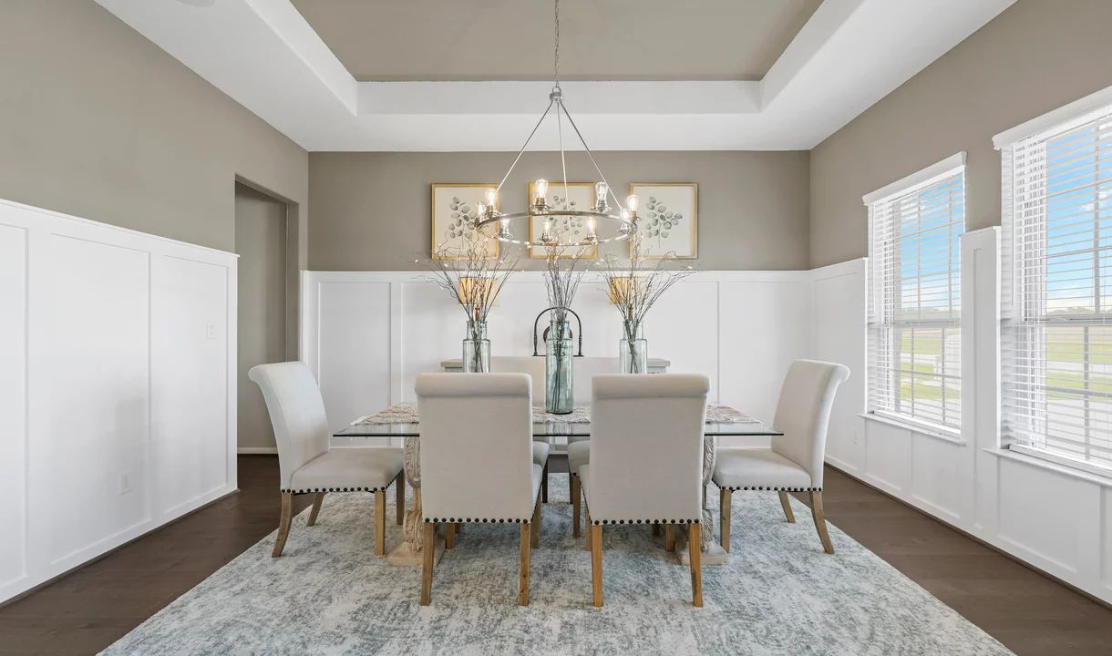Dining room with decorative feature wall