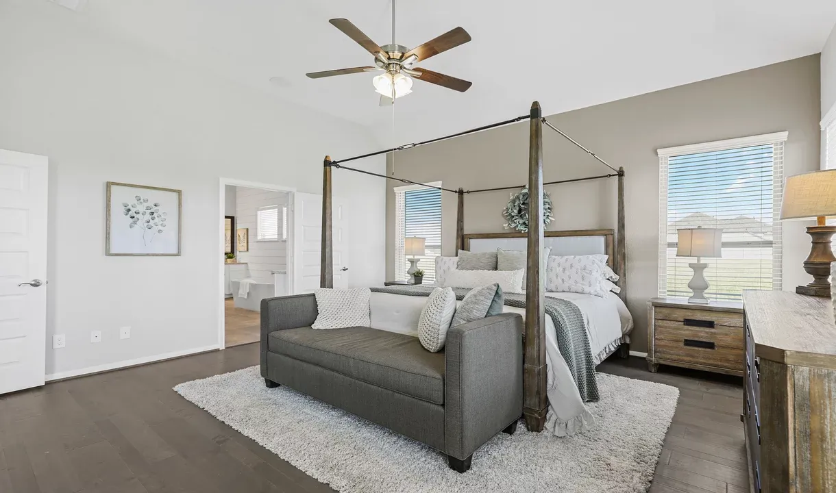 Owner's suite with private en suite bath