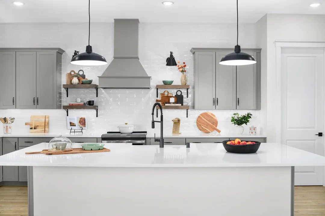 Kitchen with full-height backsplash