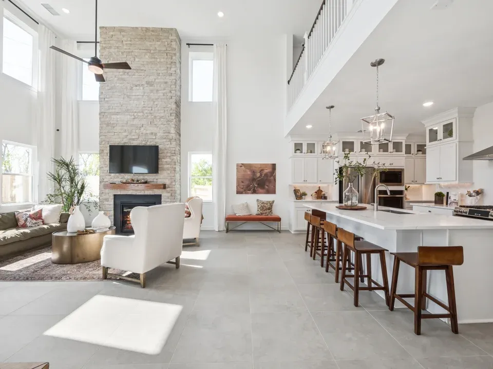 Open floorplan with airy two-story ceiling