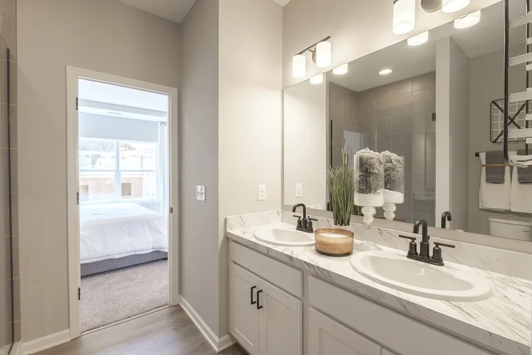 Private en suite owner's bath