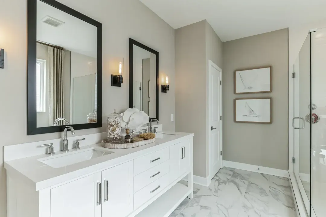Primary bath with dual sinks