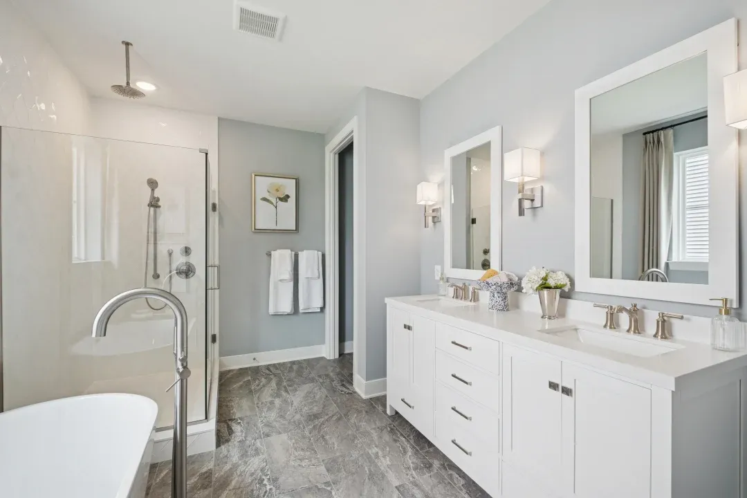 Primary bath with dual sinks