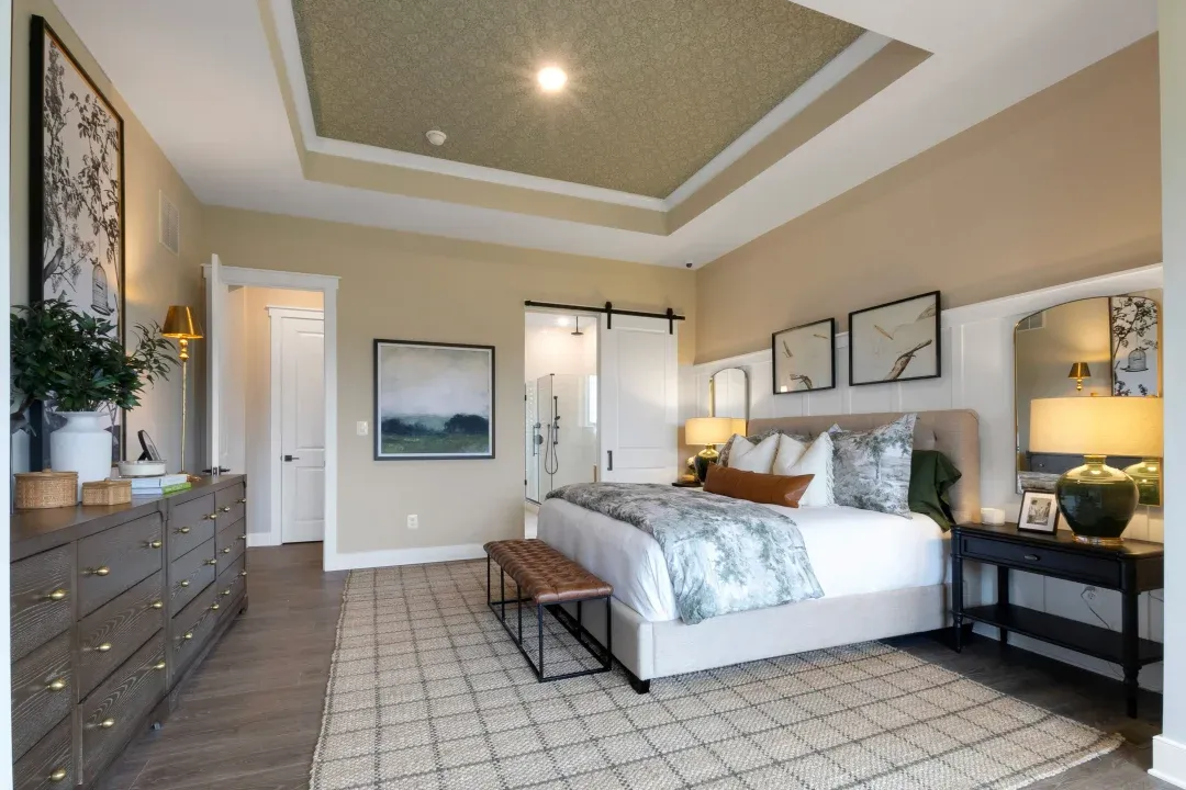 Primary suite with ceiling treatment