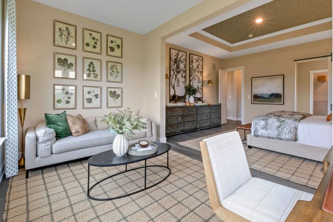 Primary suite with sitting room