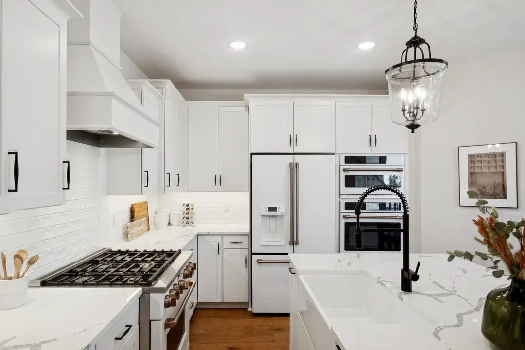 Kitchen with ceramic tile backsplash