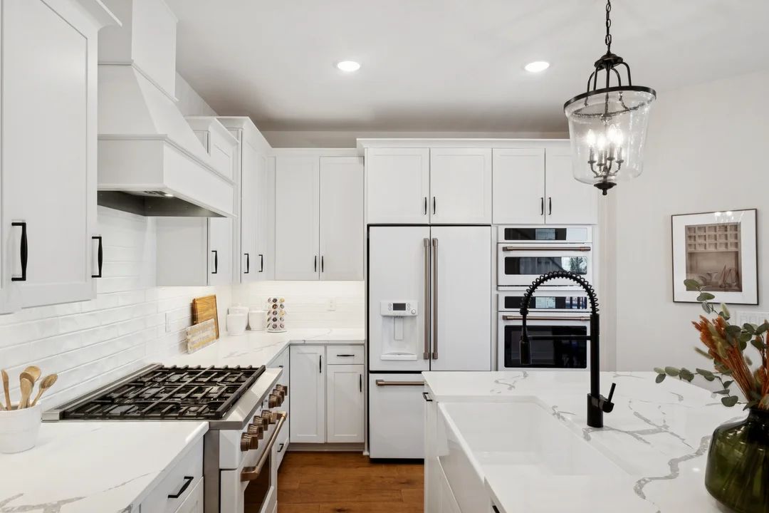 Kitchen with ceramic tile backsplash