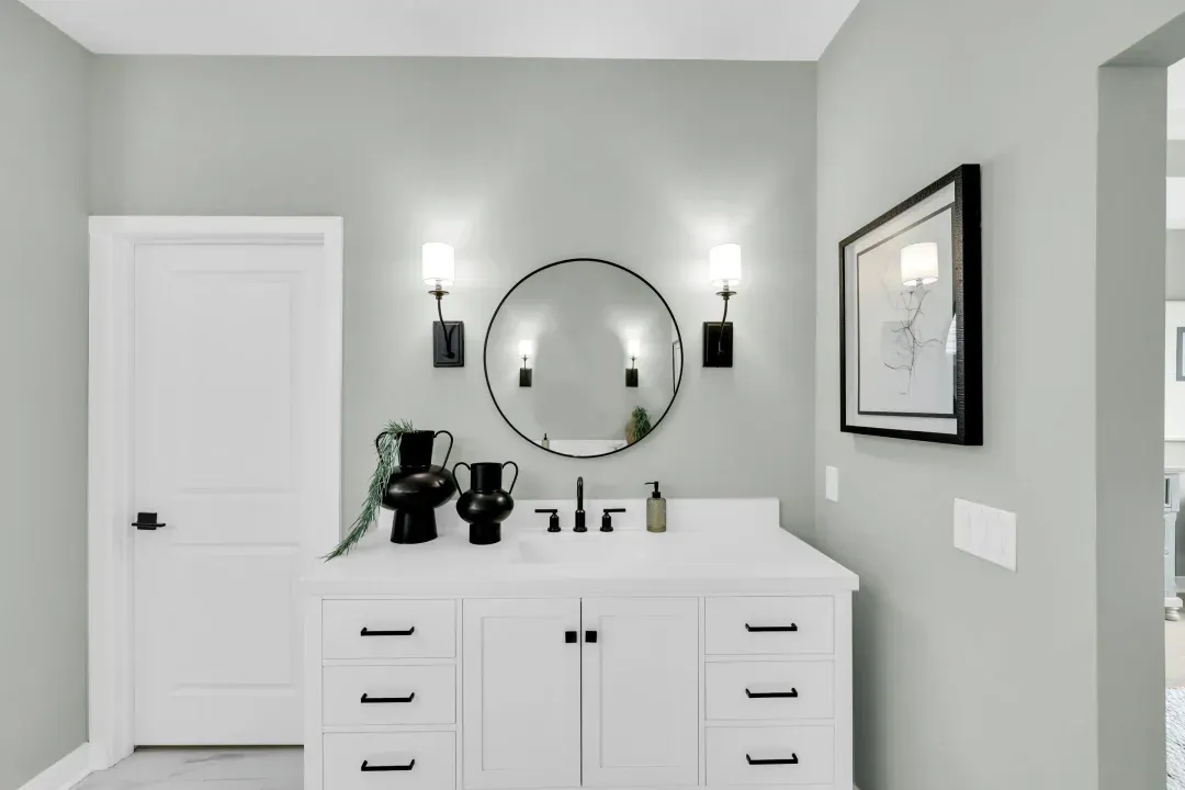 Primary bath with dual sinks
