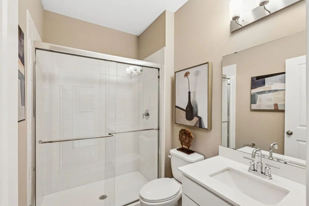Hall Bath 2
