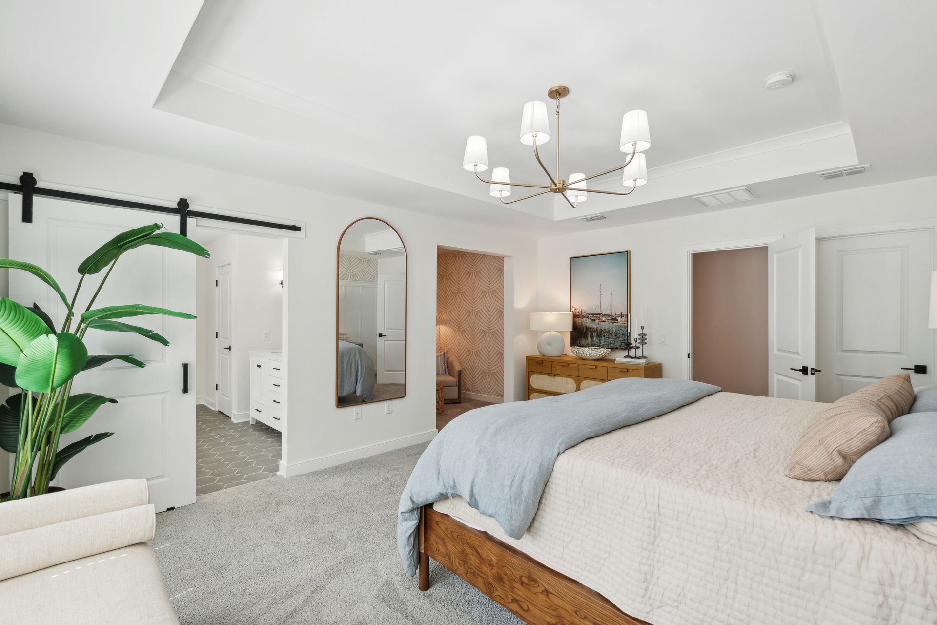 Primary suite with crown moulding
