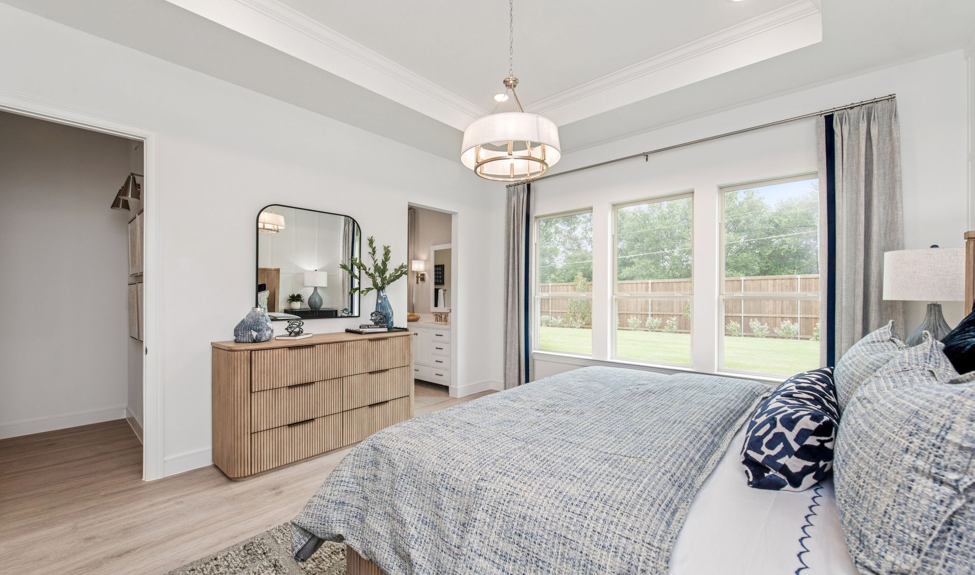 Primary suite with walk-in closet