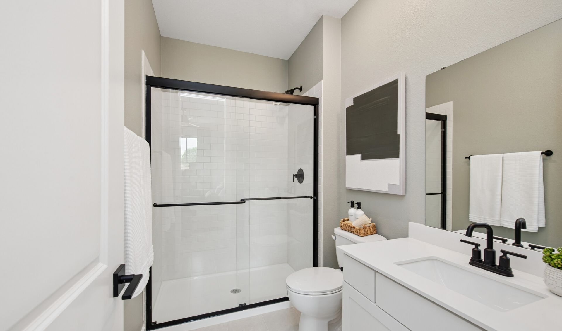 Extra Suite Bath