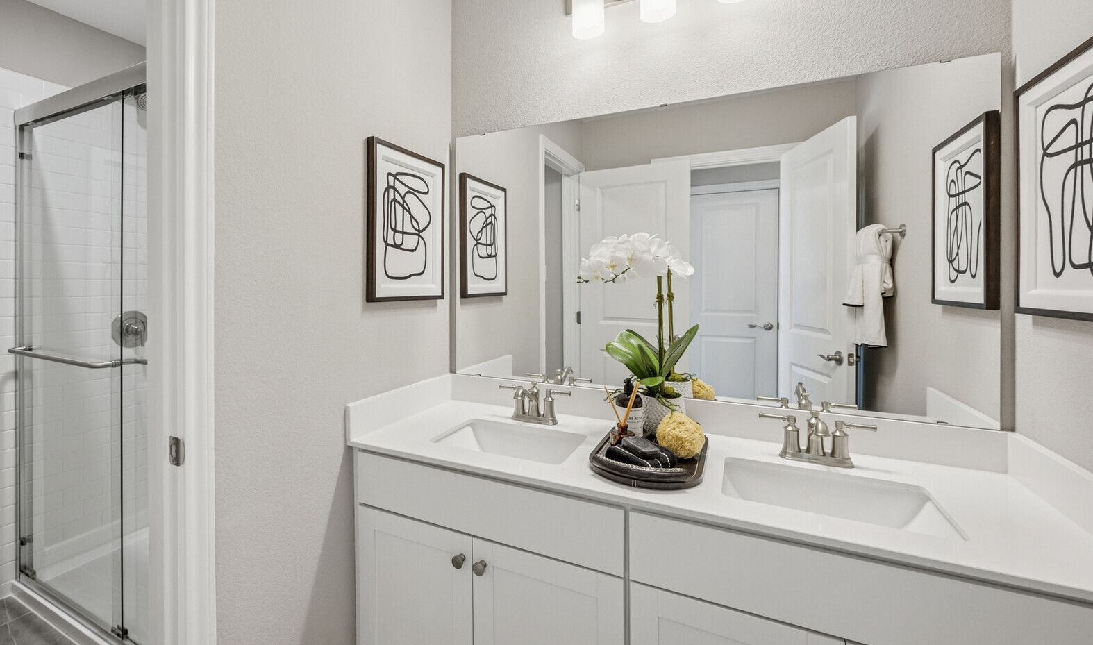 Hall Bath 2