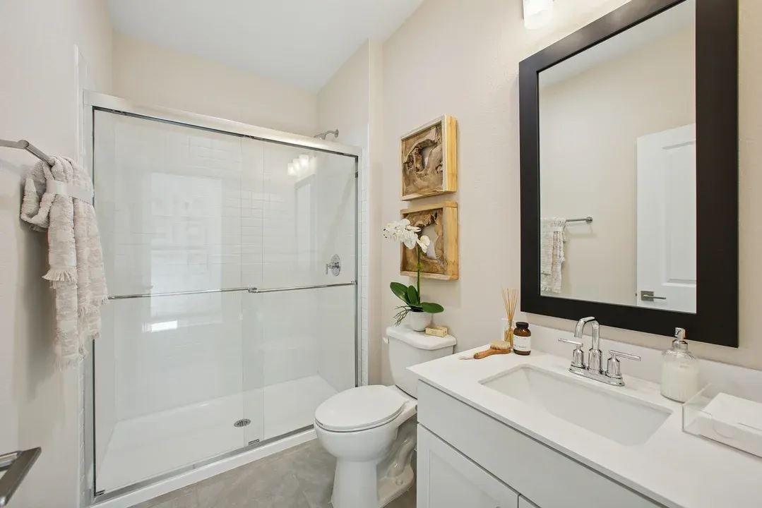 Hall Bath 2