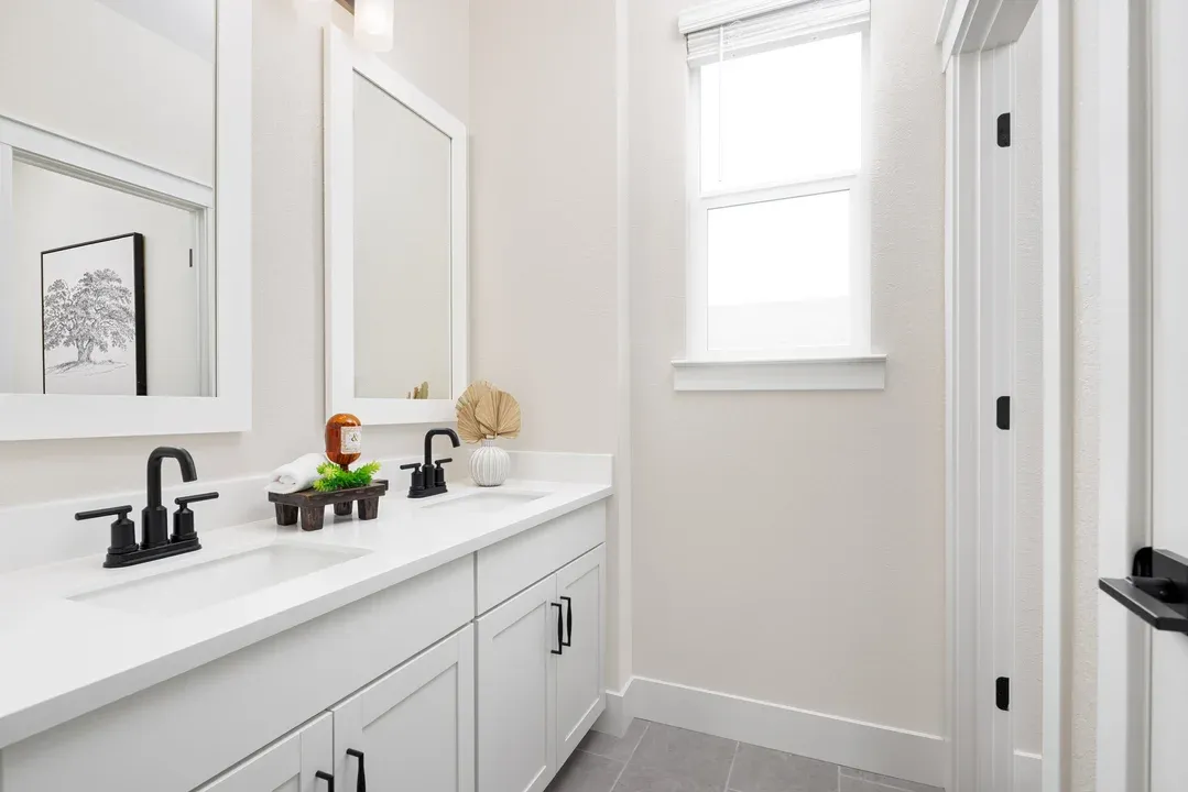 Extra Suite Bath