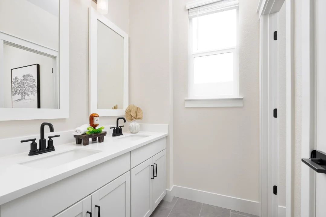 Extra Suite Bath
