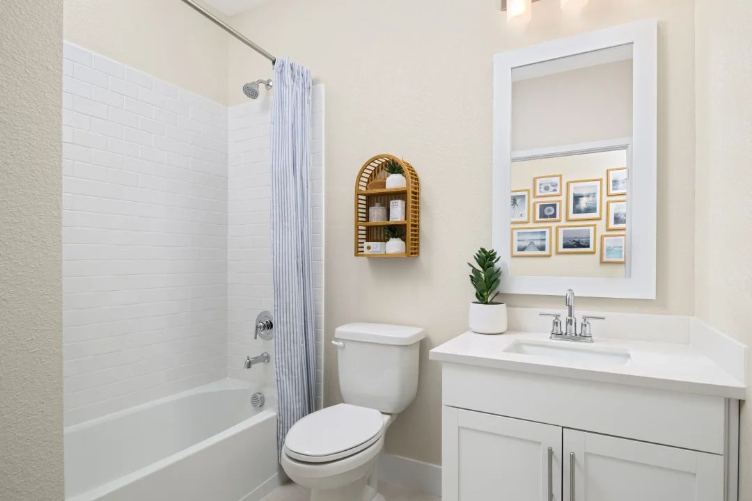 Bedroom 2 Bath
