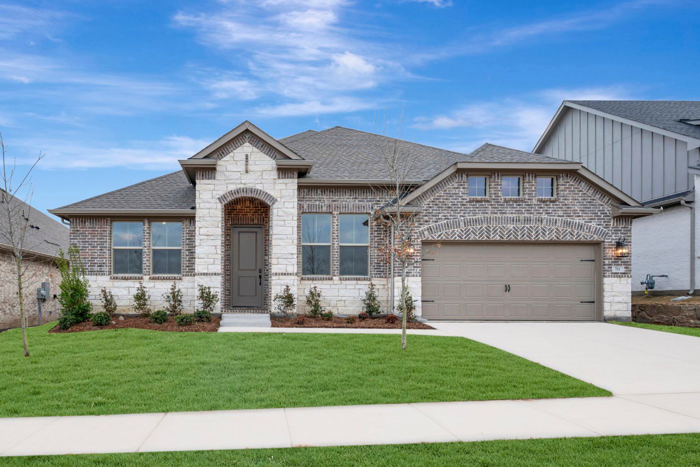 711 Emerald Heights