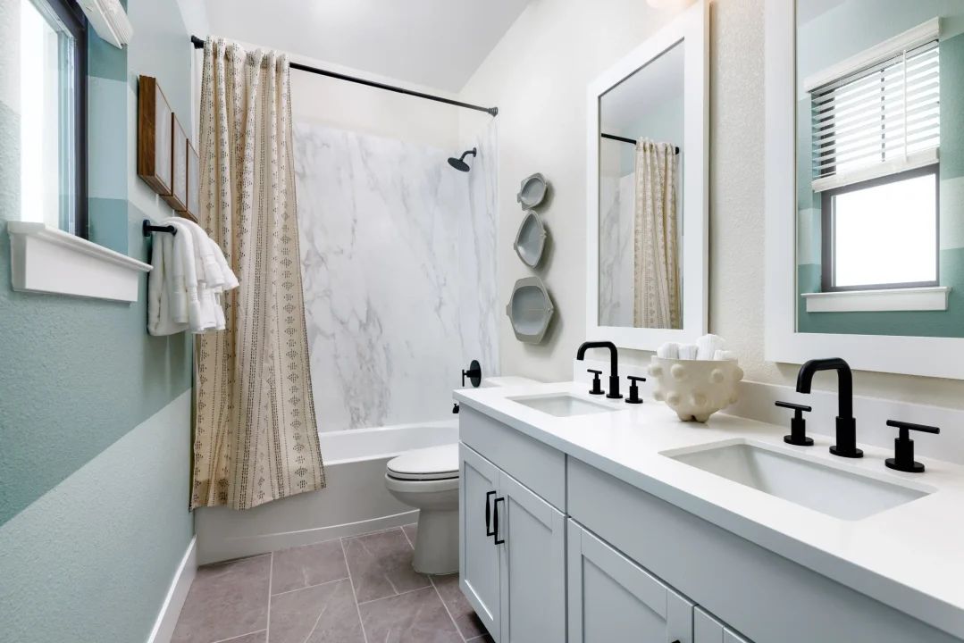 Hall Bath 2