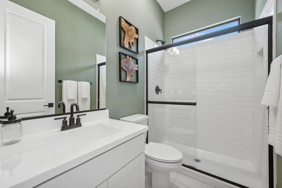 Hall Bath 2